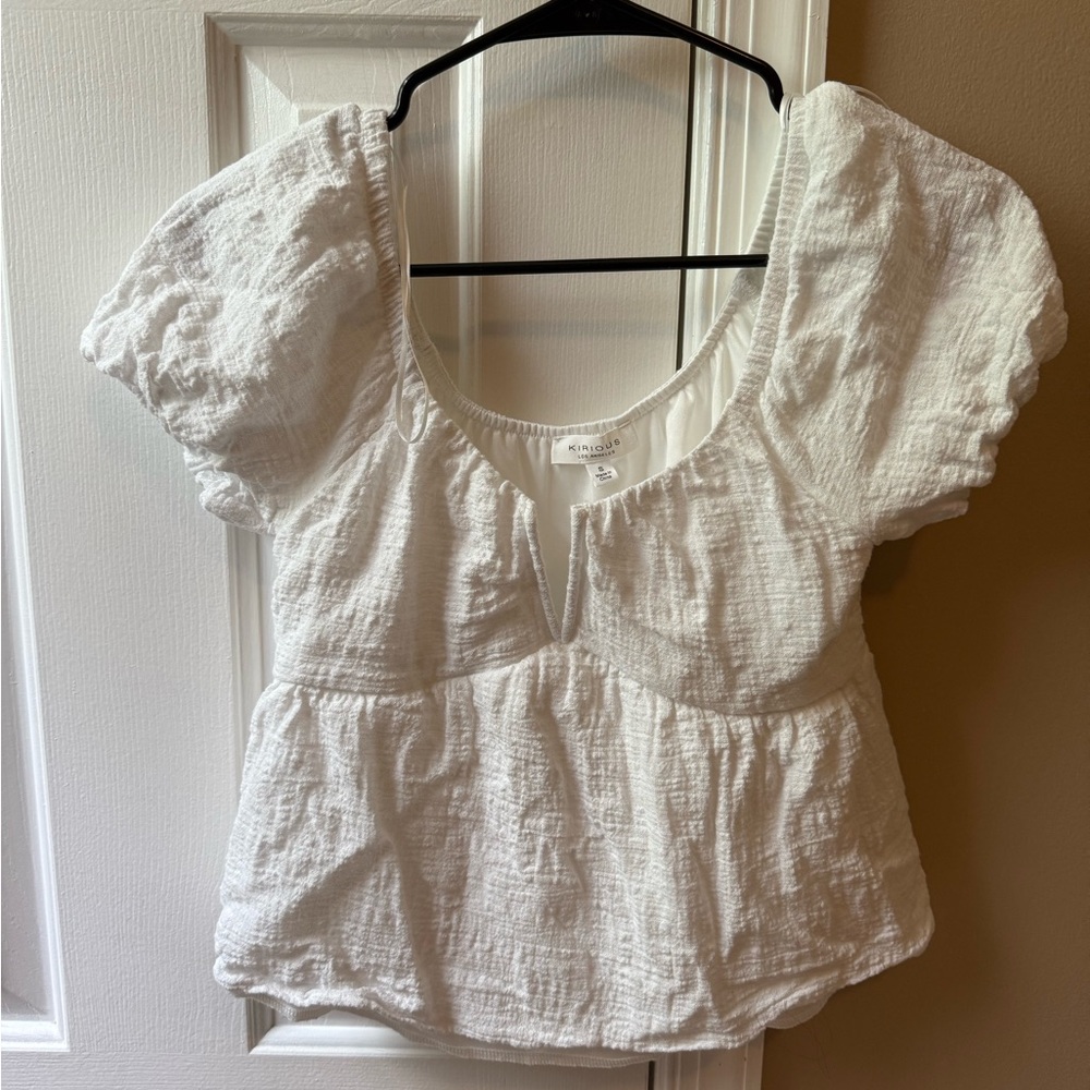 Chic White Textured Blouse